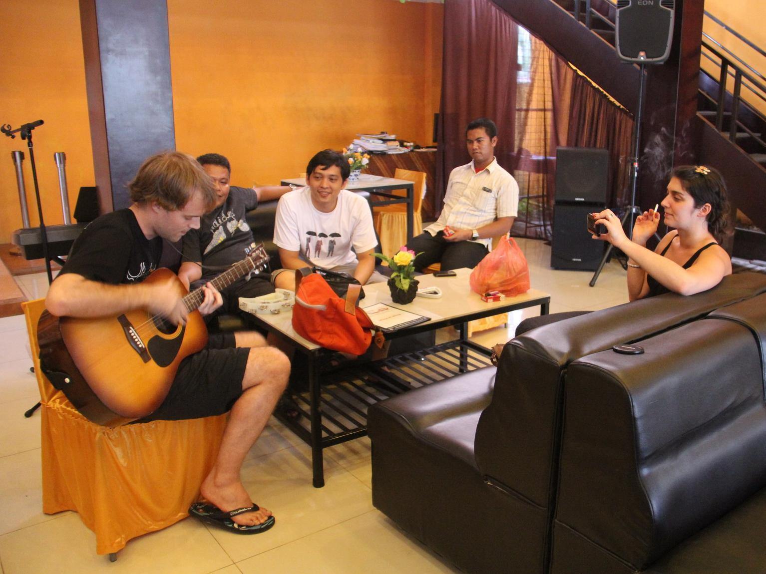 Hotel Sing A Song Пематангсиантар Экстерьер фото